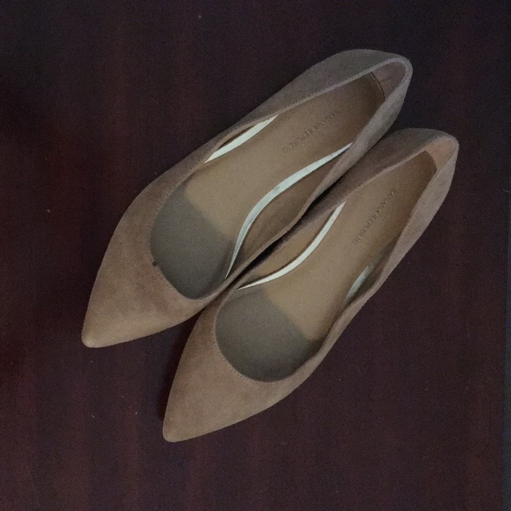 Banana Republic Tan Suede Flat